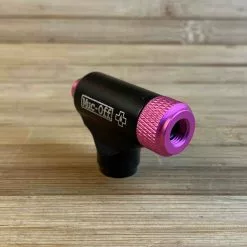 Muc-Off Muc Off MTB Inflator Kit Notfallpumpe Road -Fox-Laden IMG 6802 scaled