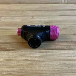 Muc-Off Muc Off MTB Inflator Kit Notfallpumpe Road -Fox-Laden IMG 6803 scaled