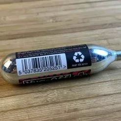 Muc-Off Muc Off CO2 Cartridge 25g MTB 5 Muc-Off Muc Off CO2 Cartridge 25g MTB -Fox-Laden IMG 6811 scaled