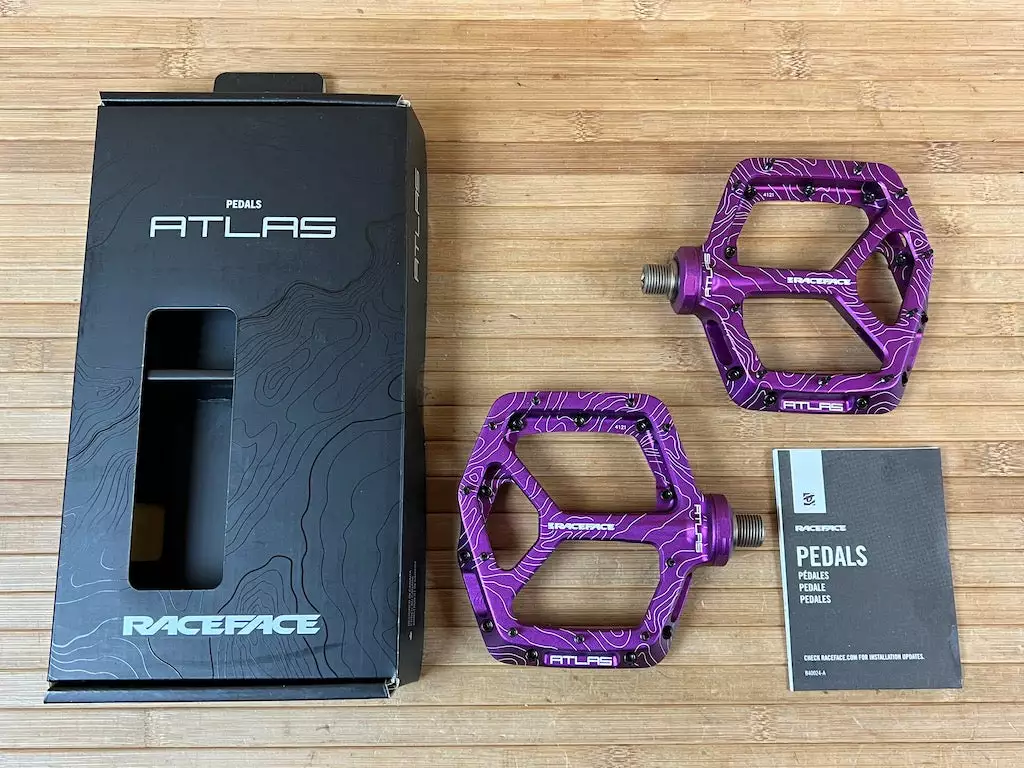Race Face Atlas 2022 Purple Plattformpedale / Pedale 1 Race Face Atlas 2022 Purple Plattformpedale / Pedale