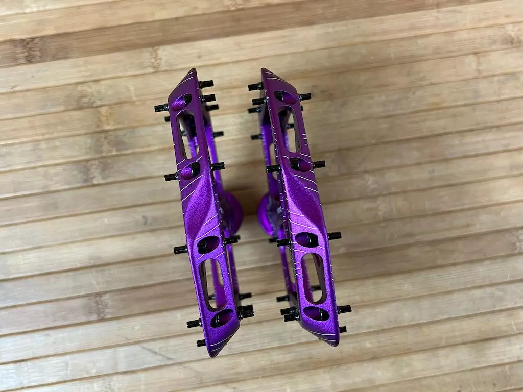 Race Face Atlas 2022 Purple Plattformpedale / Pedale 4 Race Face Atlas 2022 Purple Plattformpedale / Pedale – Bild 4