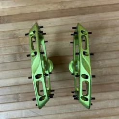 Race Face Atlas 2022 Green Plattformpedale / Pedale -Fox-Laden IMG 6857 e14d5206 aeb1 4db3 bb3f 34d36fc99b12