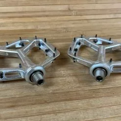 Race Face Atlas 2022 Silver Plattformpedale / Pedale -Fox-Laden IMG 6862 1f6dad31 9cb9 4eff a4b8 823c085e7569