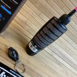 Muc-Off Muc Off C3 Wet Ceramic Lube Kettenöl 120ml 8 Muc-Off Muc Off C3 Wet Ceramic Lube Kettenöl 120ml -Fox-Laden IMG 6915 scaled