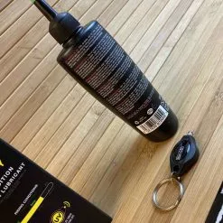 Muc-Off Muc Off C3 Dry Ceramic Lube Kettenöl 120ml 8 Muc-Off Muc Off C3 Dry Ceramic Lube Kettenöl 120ml -Fox-Laden IMG 6921 scaled