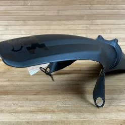 Fox Mud Guard XL / Schutzblech 36 & 38 Schwarz -Fox-Laden IMG 6944 d236886f 3f8f 4375 b16c 40a0ac502e0a