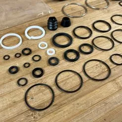 Manitou Dorado Dichtungen / Sealkit / Servicekit Ab 2021 37mm -Fox-Laden IMG 7017 1cb4770e dcbf 479d ae32 59f5b63c930e