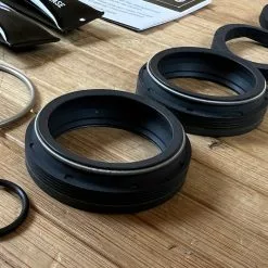 Manitou Dorado Dichtungen / Sealkit / Servicekit Ab 2021 37mm -Fox-Laden IMG 7021 fec43762 43dc 42ae 90be cfc2eb83f071