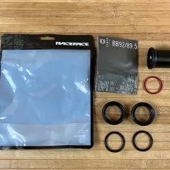 Race Face Pressfit BB92 30mm Innenlager Double Row EXT Seal