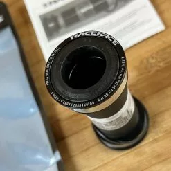 Race Face Pressfit BB92 24mm Innenlager X-Type -Fox-Laden IMG 7107 74c6df71 d269 4de1 b45f 9f8ba25ff86e