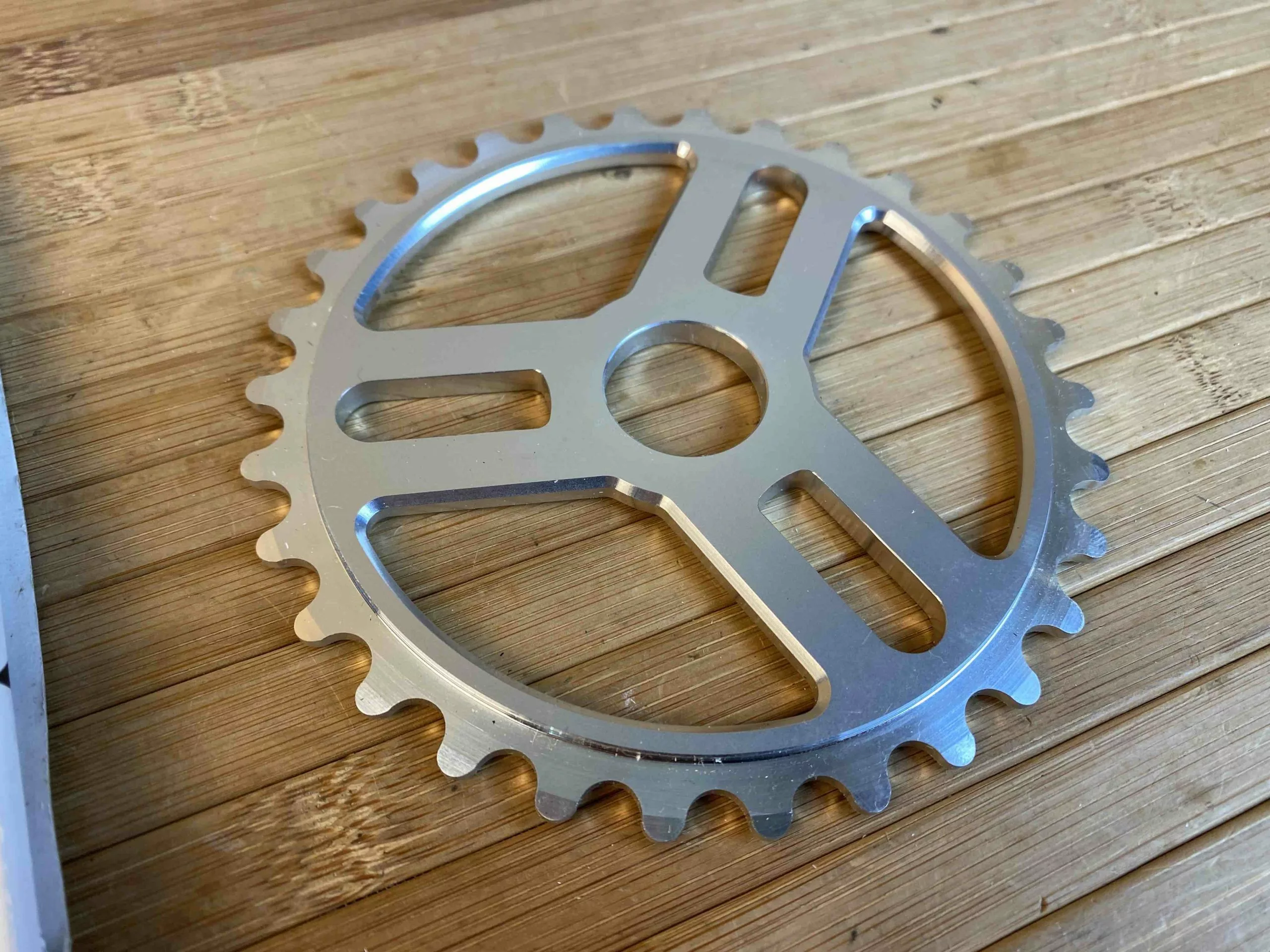 Spank Tweet Tweet BMX Kettenblatt Chrome 30T 3 Spank Tweet Tweet BMX Kettenblatt Chrome 30T – Bild 3