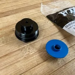 Fox 36 831 Topcap Assy Schwarz Float -Fox-Laden IMG 7309 cd6359b5 3320 4153 9053 671b07a9efa6