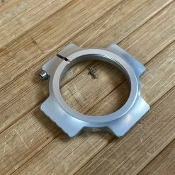 Muc-Off Muc Off Crank Preload Ring Silber -Fox-Laden IMG 7710 169d6172 35b8 492a badf 66a860134a4b