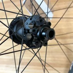 Spank 350 Vibrocore Hinterrad 29" Schwarz BOOST 148x12 Laufrad -Fox-Laden IMG 7846 76c68319 8a2d 496b 9dea dba17908c4d7