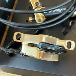 TRP DH-R EVO GOLD HD-M846 Bremse HR Hebel Rechts 21 TRP DH-R EVO GOLD HD-M846 Bremse HR Hebel Rechts -Fox-Laden IMG 7883 da3443b4 1cf3 46a0 b831 9e6f299dec9a