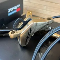 TRP DH-R EVO GOLD HD-M846 Bremse HR Hebel Rechts 22 TRP DH-R EVO GOLD HD-M846 Bremse HR Hebel Rechts -Fox-Laden IMG 7884 9a35234f 5859 4748 9bd5 2e86ca3ffc1c