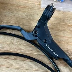 Hayes Dominion T4 Black Bremse HR / Rear 19 Hayes Dominion T4 Black Bremse HR / Rear -Fox-Laden IMG 7914 8feaa069 76c5 402a 80b9 d305fdb7354c