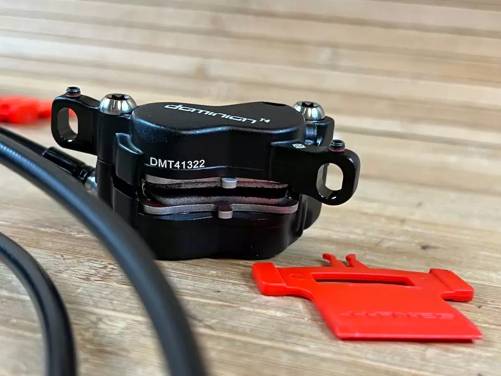 Hayes Dominion T4 Black Bremse HR / Rear 6 Hayes Dominion T4 Black Bremse HR / Rear – Bild 6