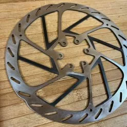 SRAM HS2 Disc / Bremsscheibe 200mm 6-Loch -Fox-Laden IMG 8039 b20bcbc7 1e22 4942 9660 5d289a4efe3c