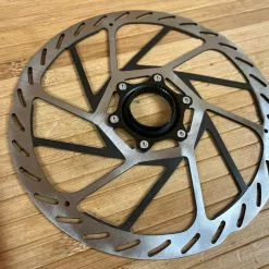 SRAM HS2 Disc / Bremsscheibe 220mm Centerlock -Fox-Laden IMG 8044 f8b2ce65 175e 471b 8e35 5cfae40dc511