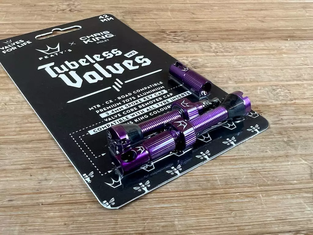 Peaty's Tubeless Ventile MK2 42mm Violet 2 Peaty's Tubeless Ventile MK2 42mm Violet – Bild 2