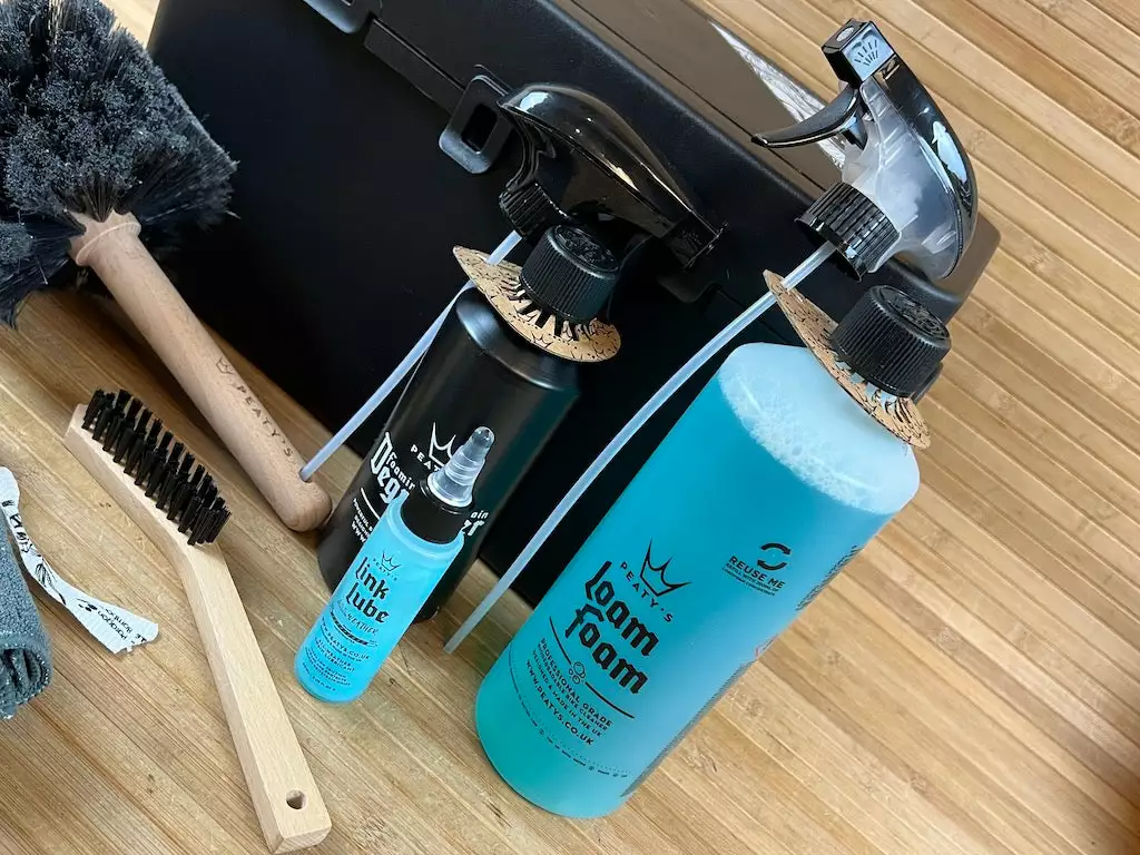 Peaty's Complete Bicycle Cleaning Kit / Reiniger Set 2 Peaty's Complete Bicycle Cleaning Kit / Reiniger Set – Bild 2