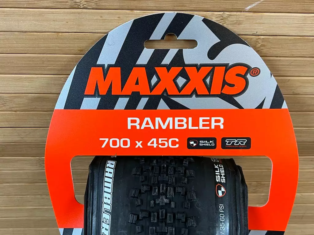 Maxxis Rambler Reifen 700 X 45C Silk Shield TR Gravel 3 Maxxis Rambler Reifen 700 X 45C Silk Shield TR Gravel – Bild 3