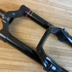 Rock-shox RockShox ZEB R 2021 180mm 27,5" Debon Air Federgabel Schwarz -Fox-Laden IMG 8843 scaled