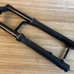 Rock-shox RockShox ZEB R 2021 180mm 27,5" Debon Air Federgabel Schwarz -Fox-Laden IMG 8845 scaled