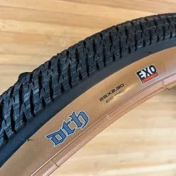 Maxxis DTH Tanwall Reifen 26 X 2.3 EXO Draht -Fox-Laden IMG 8845 5d39f047 a164 40ec b205 700ff4c8baea