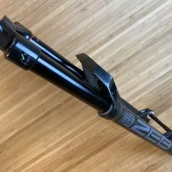 Rock-shox RockShox ZEB R 2021 180mm 27,5" Debon Air Federgabel Schwarz -Fox-Laden IMG 8848 scaled