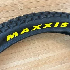 Maxxis Holy Roller Reifen 24 X 2.4 MaxxPro 60TPI Single Ply -Fox-Laden IMG 8849 3e5edfc6 8884 4fcf b90b f187dffd9c00