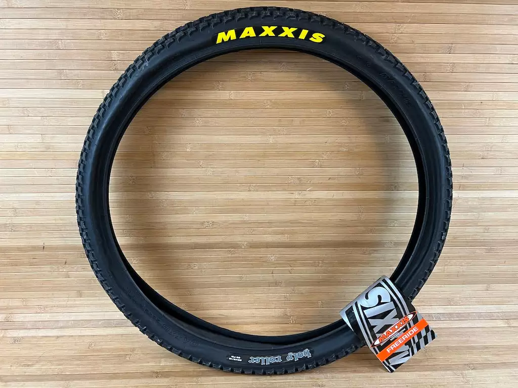 Maxxis Holy Roller Reifen 26 X 2.4 MaxxPro 60TPI Single Ply 1 Maxxis Holy Roller Reifen 26 X 2.4 MaxxPro 60TPI Single Ply