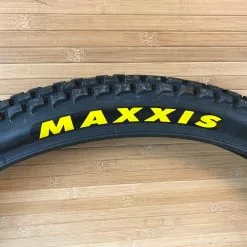 Maxxis Holy Roller Reifen 26 X 2.4 MaxxPro 60TPI Single Ply 8 Maxxis Holy Roller Reifen 26 X 2.4 MaxxPro 60TPI Single Ply -Fox-Laden IMG 8855