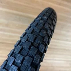 Maxxis Holy Roller Reifen 26 X 2.4 MaxxPro 60TPI Single Ply 9 Maxxis Holy Roller Reifen 26 X 2.4 MaxxPro 60TPI Single Ply -Fox-Laden IMG 8856