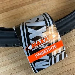 Maxxis Holy Roller Reifen 26 X 2.4 MaxxPro 60TPI Single Ply 10 Maxxis Holy Roller Reifen 26 X 2.4 MaxxPro 60TPI Single Ply -Fox-Laden IMG 8858