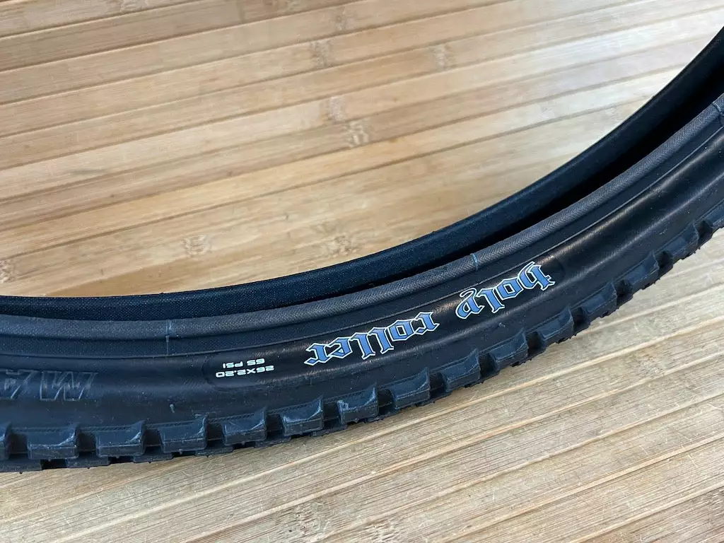 Maxxis Holy Roller Reifen 26 X 2.2 60TPI 2 Maxxis Holy Roller Reifen 26 X 2.2 60TPI – Bild 2