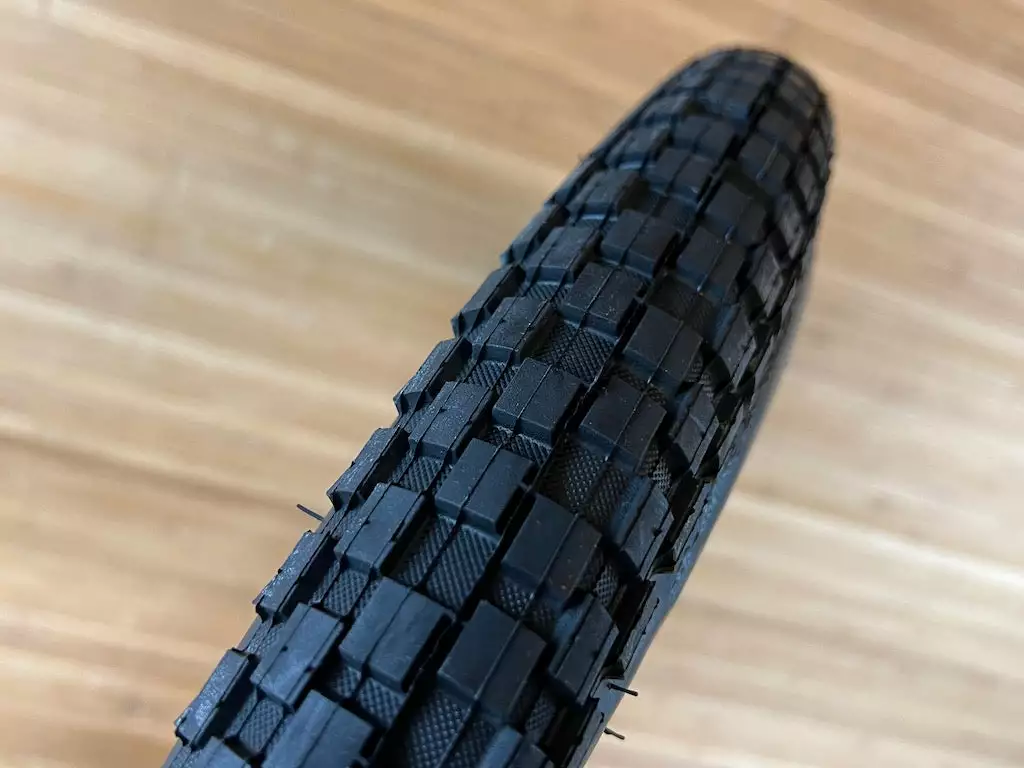 Maxxis Holy Roller Reifen 26 X 2.2 60TPI 4 Maxxis Holy Roller Reifen 26 X 2.2 60TPI – Bild 4