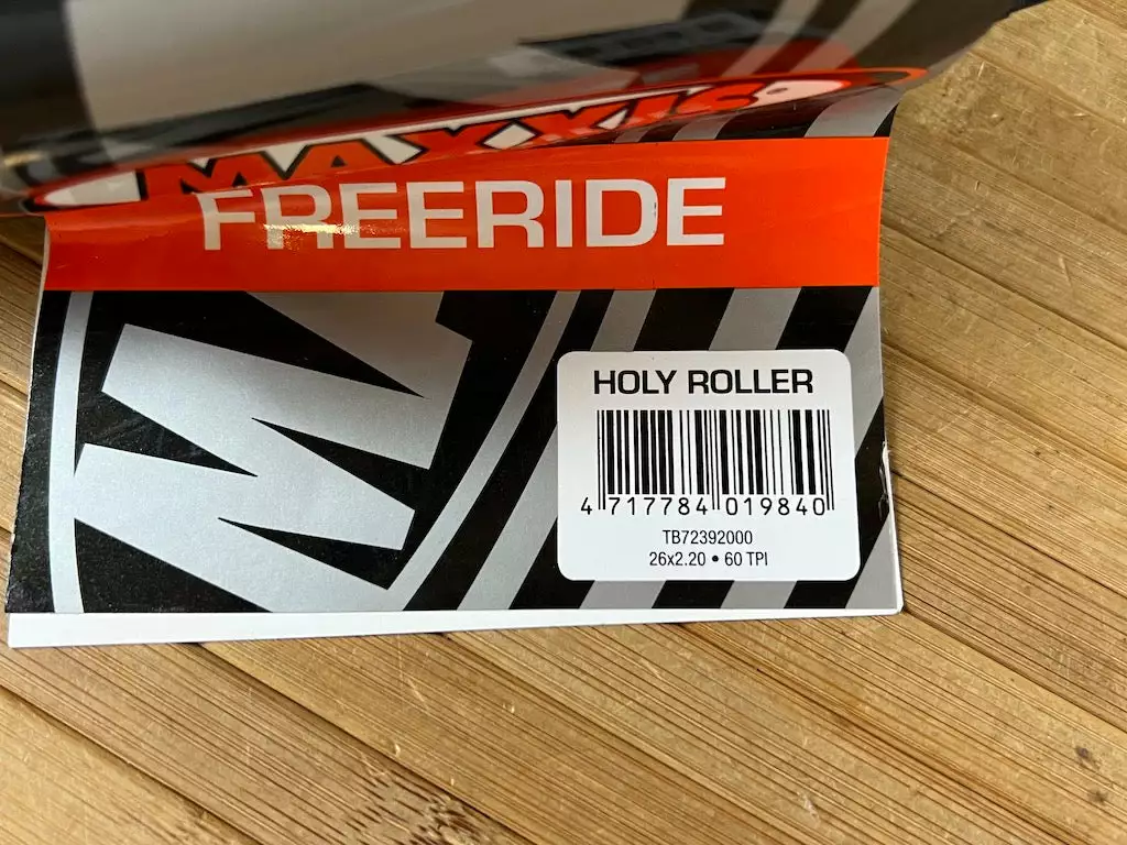 Maxxis Holy Roller Reifen 26 X 2.2 60TPI 6 Maxxis Holy Roller Reifen 26 X 2.2 60TPI – Bild 6