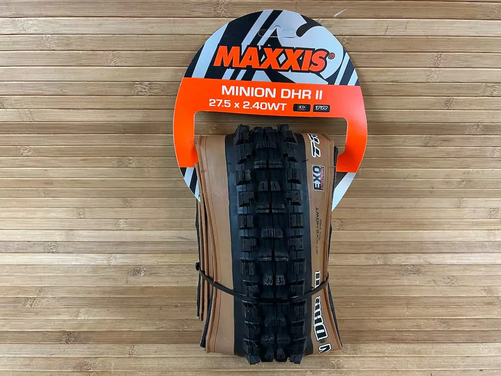 Maxxis Minion DHR II Tanwall Reifen 27.5 X 2.4 EXO TR 1 Maxxis Minion DHR II Tanwall Reifen 27.5 X 2.4 EXO TR