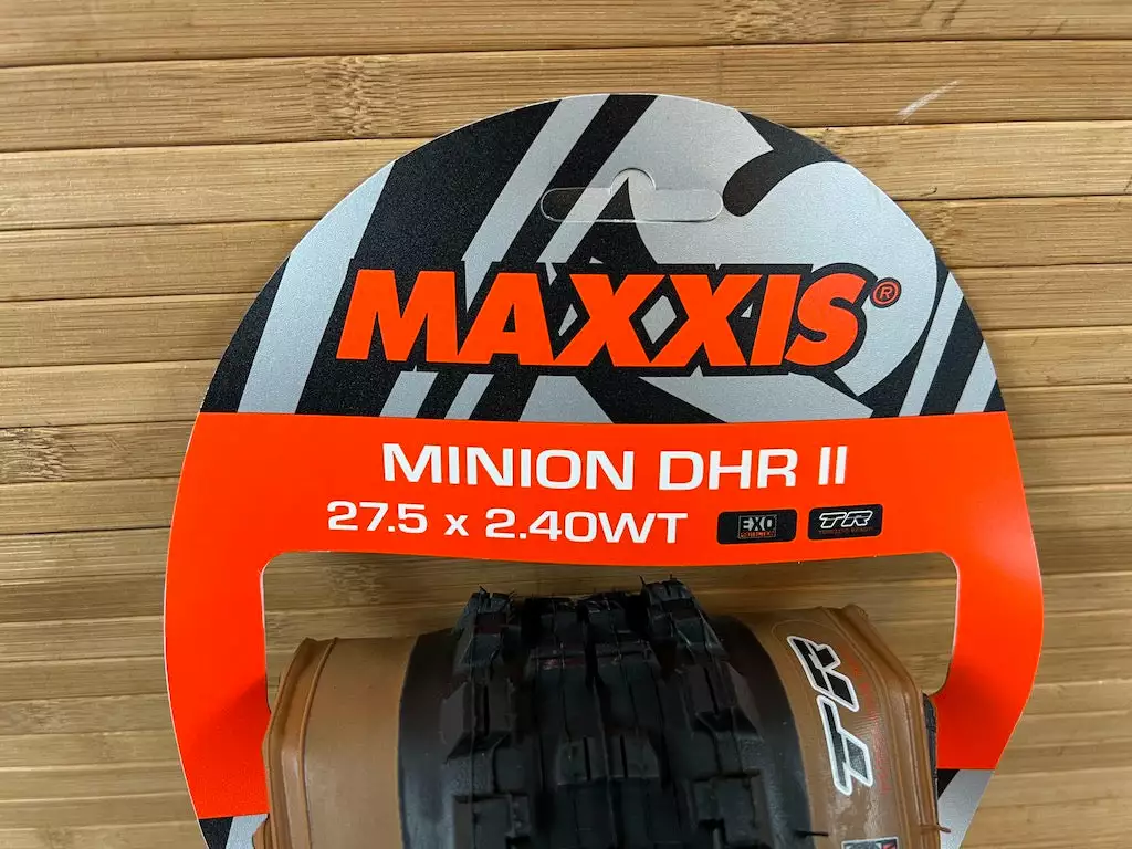 Maxxis Minion DHR II Tanwall Reifen 27.5 X 2.4 EXO TR 3 Maxxis Minion DHR II Tanwall Reifen 27.5 X 2.4 EXO TR – Bild 3