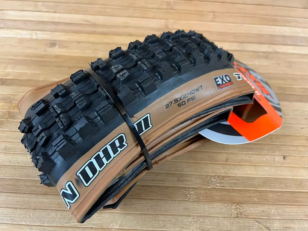 Maxxis Minion DHR II Tanwall Reifen 27.5 X 2.4 EXO TR 2 Maxxis Minion DHR II Tanwall Reifen 27.5 X 2.4 EXO TR – Bild 2
