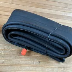 Maxxis Schlauch 24" 2.5/2.7 AV Downhill Schrader -Fox-Laden IMG 8907 4286e65d 53a9 4ef7 b142 6a41dae7a07f