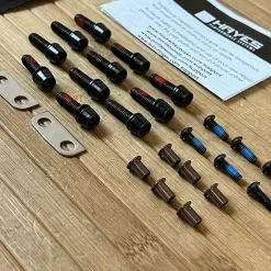 Manitou Dorado Schrauben Set / Fasteners Service -Fox-Laden IMG 8928 b7a61f1d 4d32 4515 b34a c7f9b95a58bb