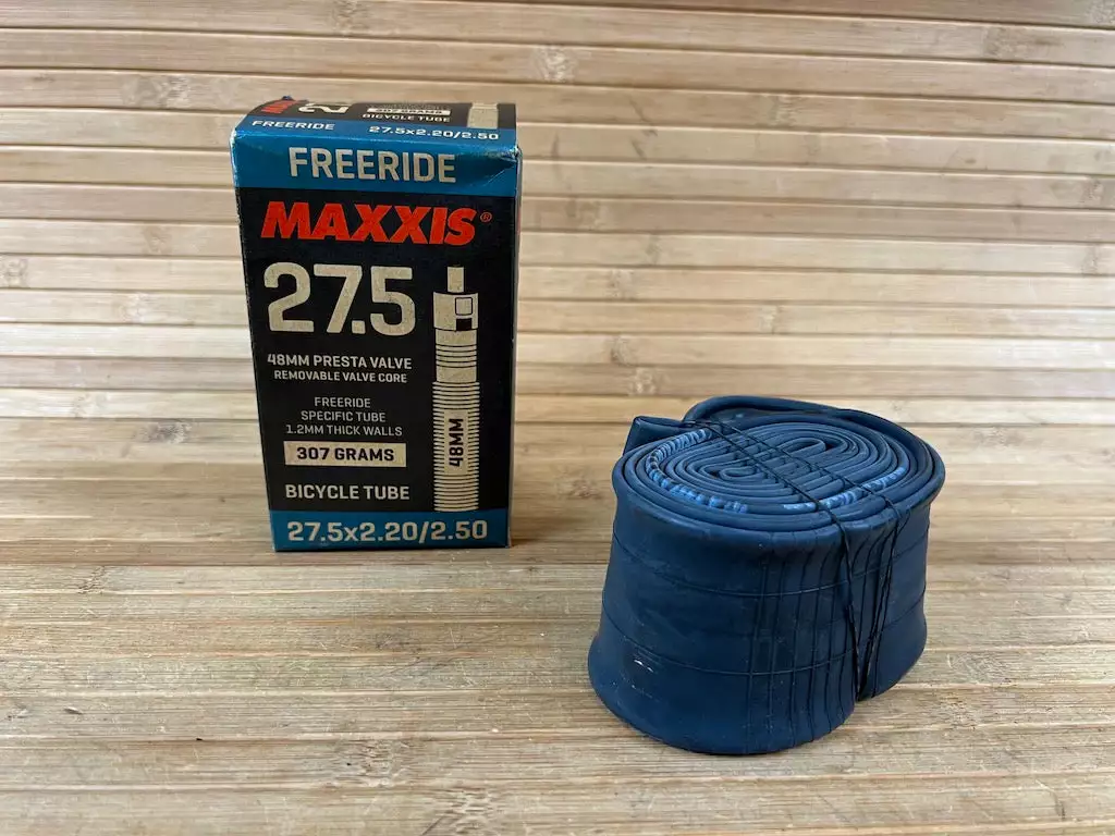 Maxxis Schlauch 27.5" 2.2/2.5 FV Freeride Presta 48mm 1 Maxxis Schlauch 27.5" 2.2/2.5 FV Freeride Presta 48mm