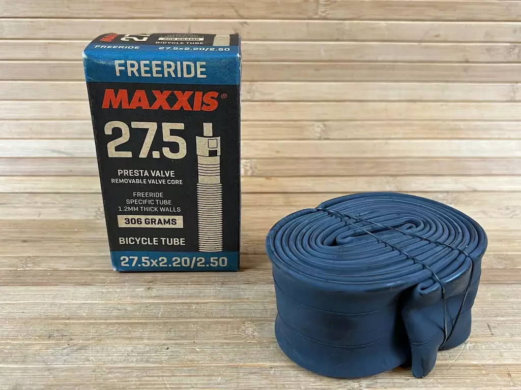 Maxxis Schlauch 27.5" 2.2/2.5 FV Freeride Presta 36mm 1 Maxxis Schlauch 27.5" 2.2/2.5 FV Freeride Presta 36mm