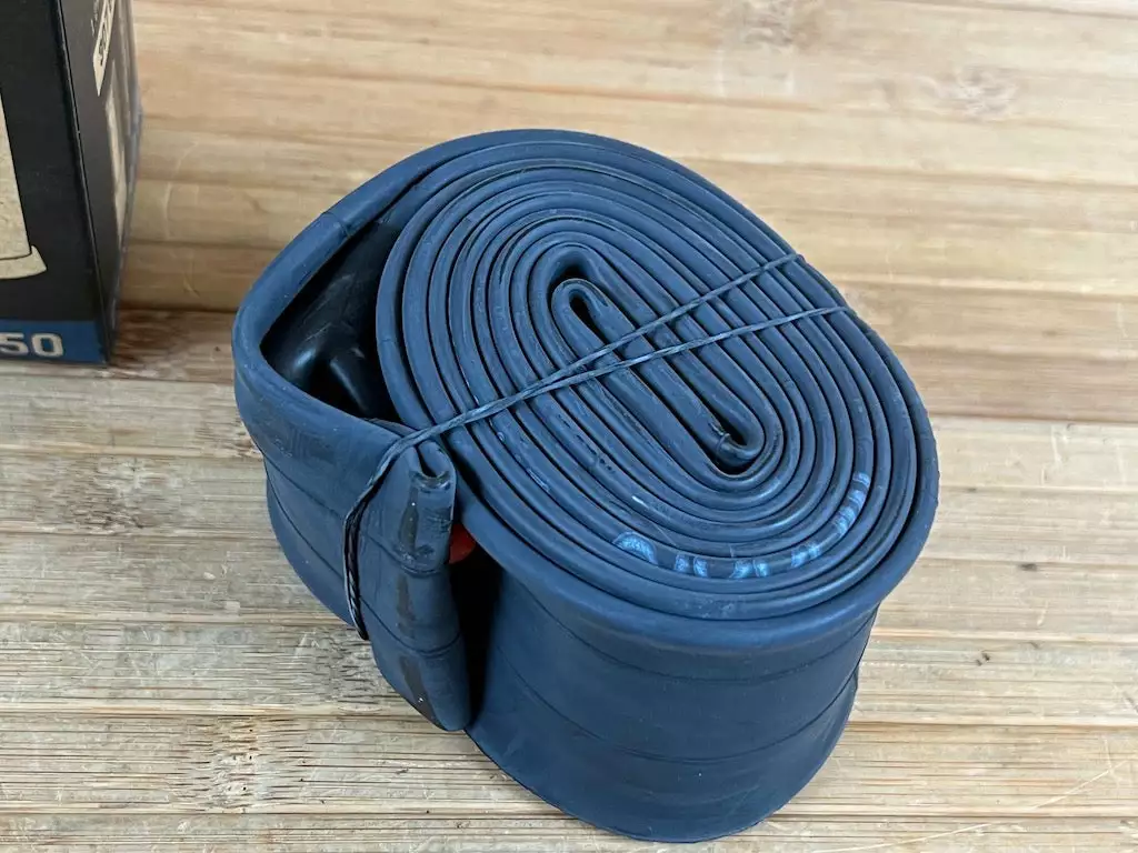 Maxxis Schlauch 27.5" 2.2/2.5 AV Freeride Schrader 3 Maxxis Schlauch 27.5" 2.2/2.5 AV Freeride Schrader – Bild 3