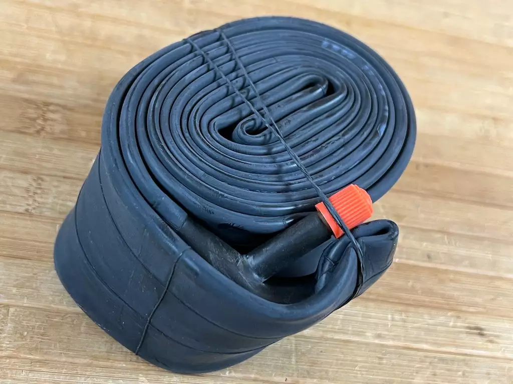 Maxxis Schlauch 27.5" 2.2/2.5 AV Freeride Schrader 2 Maxxis Schlauch 27.5" 2.2/2.5 AV Freeride Schrader – Bild 2