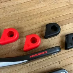 Race Face ERA Carbon Kurbel 170mm Rot 136er Achse -Fox-Laden IMG 9021