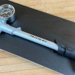 Trivio Dämpferpumpe / Gabelpumpe 300PSI -Fox-Laden IMG 9051